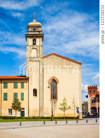 Piazza Vittorio Emanuele in Pisa 121538232
