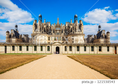 Chateau de Chambord castle, France 121538543