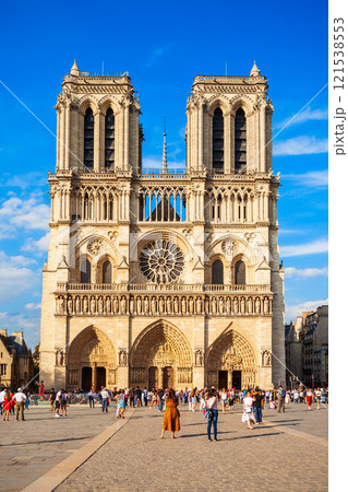 Notre Dame de Paris, France Notre Dame de Paris, France 121538553