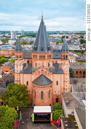Mainz cathedral aerial view, Germany 121538938