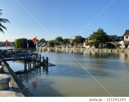 ホイアンの運河 121541293