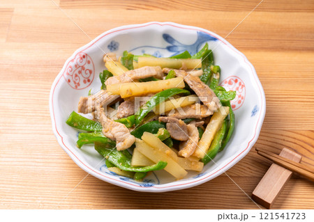 豚肉とピーマンとじゃがいもの味噌炒め 121541723