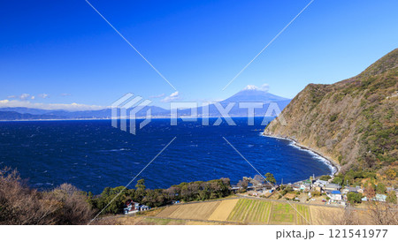 井田から望む、海越しの、駿河湾越しに望む富士山 井田から望む、海越しの、駿河湾越しに望む富士山 121541977