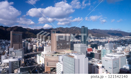 青空広がる街並み 神戸 三ノ宮 121542140