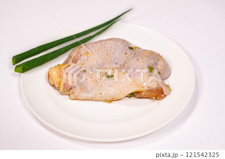 鶏もも肉のネギ塩ダレ 121542325