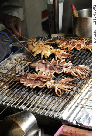 台湾夜市・屋台イメージ・イカ焼き 台湾夜市・屋台イメージ・イカ焼き 121543002