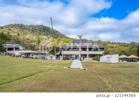 茶臼山高原のドッグラン前の風景(愛知県) 121544369