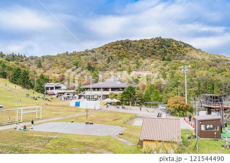 茶臼山高原の第1リフト乗り場周辺から見た風景(愛知県) 茶臼山高原の第1リフト乗り場周辺から見た風景(愛知県) 121544490