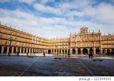 Plaza Mayo covered with snow on a sunny winter day, Salamanca, Spain 121544541