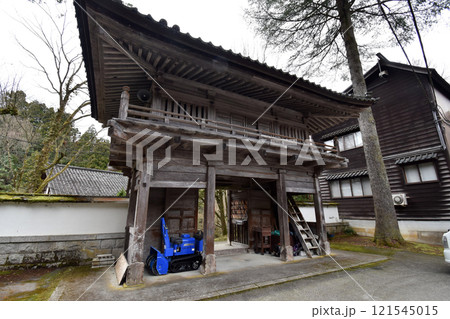 大岩山日石寺の山門(富山県上市町) 121545015