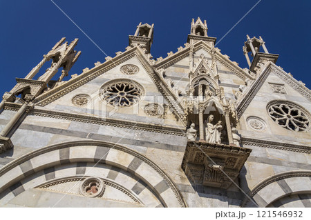 Gothic church Santa Maria della Spina in Pisa, Italy, sunny summer day 121546932