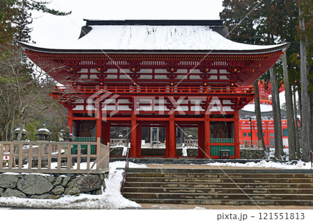 高野山 壇上伽藍 雪の中門 高野山 壇上伽藍 雪の中門 121551813
