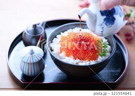 いくら丼 121554841