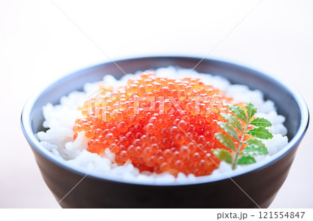 いくら丼 121554847