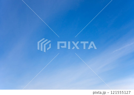 《背景素材》空素材・空イメージ・青空・薄雲 《背景素材》空素材・空イメージ・青空・薄雲 121555127