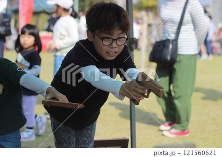 屋外マルシェ 121560621