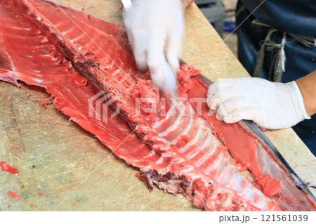 本マグロの中落ち 中落ちのすき取り 本マグロの中落ち 中落ちのすき取り 121561039
