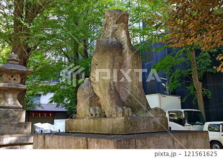 稲荷鬼王神社の狛犬【東京都新宿区】 121561625
