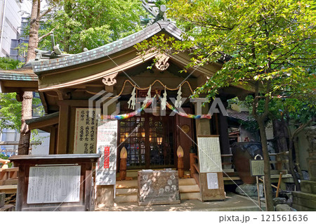 稲荷鬼王神社の社殿【東京都新宿区】 121561636