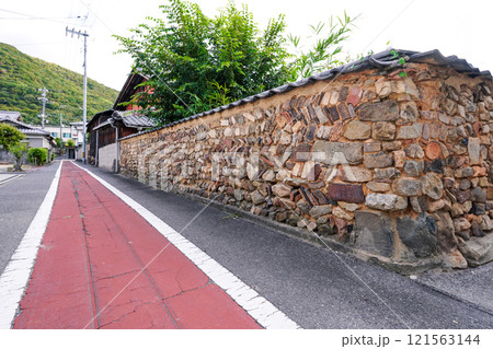 備前焼の里 伊部の町並み（岡山県備前市） 121563144