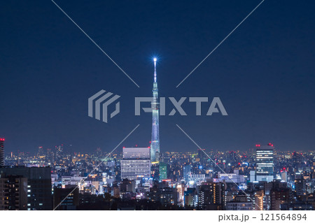 「東京都」文京シビックセンターからスカイツリー方面を望む・夜景 121564894