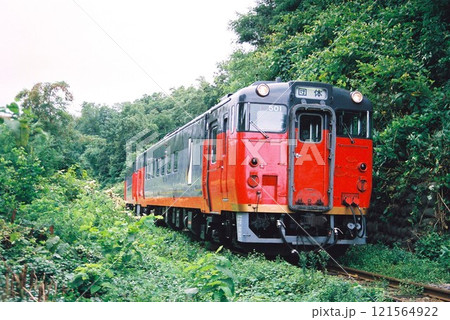 留萌本線をゆくキハ400形のお座敷車両 121564922