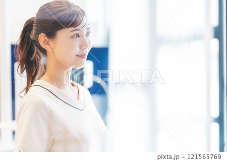 歯科衛生士をイメージしたポートレート 121565769