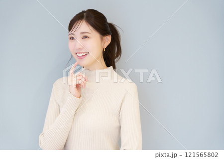 健康な歯をイメージしたポートレート 健康な歯をイメージしたポートレート 121565802