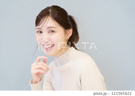 健康な歯をイメージしたポートレート 健康な歯をイメージしたポートレート 121565822