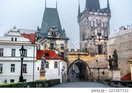 Mysterious Charles Bridge In Prague With An Amazing View On A Mala Strana Bridge Tower Mysterious Charles Bridge In Prague With An Amazing View On A Mala Strana Bridge Tower 121567152