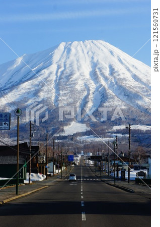 真狩村から見た羊蹄山 真狩村から見た羊蹄山 121569731