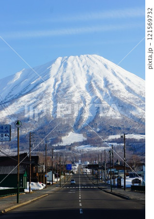 真狩村から見た羊蹄山 121569732