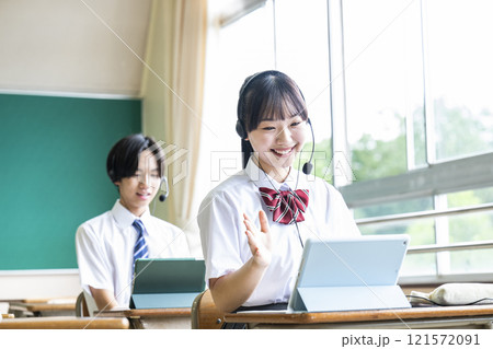 オンライン英会話 授業 教室 男女 高校 中学校 ICT オンライン英会話 授業 教室 男女 高校 中学校 ICT 121572091