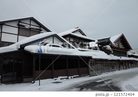 酒造のある風景_こみせ通り 121572404