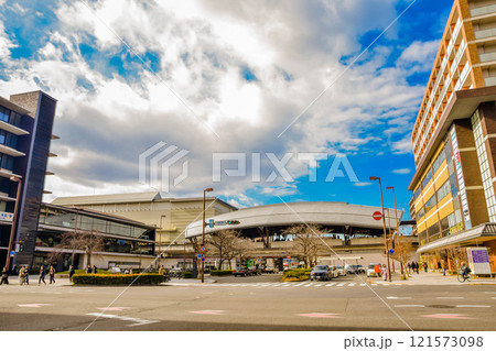 京都市　JR二条駅周辺の街並み 121573098