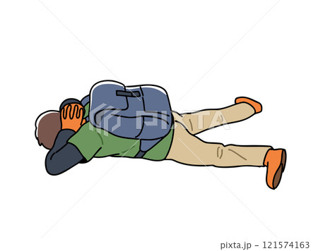 うつ伏せで後頭部を手で覆って守る姿勢 121574163