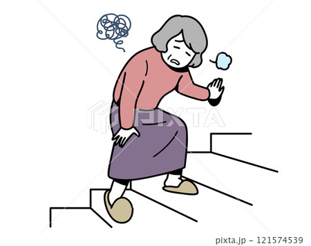 階段を上がるのがつらいシニア女性 121574539