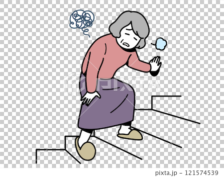 階段を上がるのがつらいシニア女性 121574539