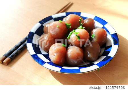 玉コンニャクの煮物 121574798