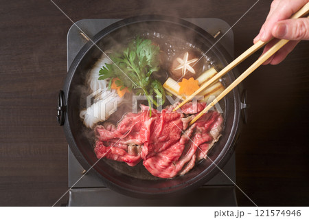 すき焼き 121574946