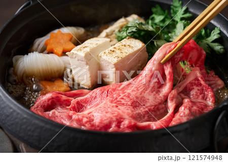 すき焼き 121574948