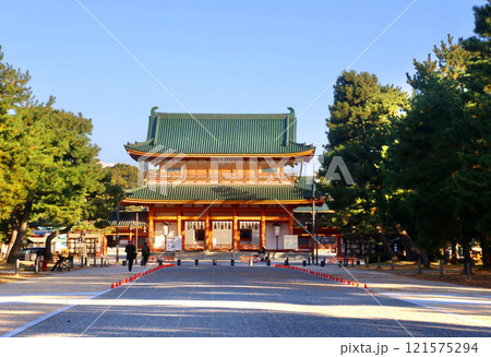 平安神宮・応天門(京都・左京区) 平安神宮・応天門(京都・左京区) 121575294