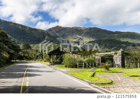 View of Yangjin Highway in Yangmingshan National Park, New Taipei City, Taiwan. There are beautiful natural landscapes along the road. 121575958