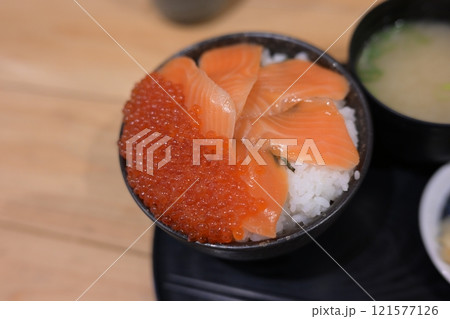 海鮮丼 121577126