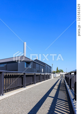 秋の半田運河　蔵のまち　愛知県半田市 121581829