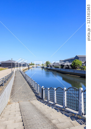 秋の半田運河　蔵のまち　愛知県半田市 121581863