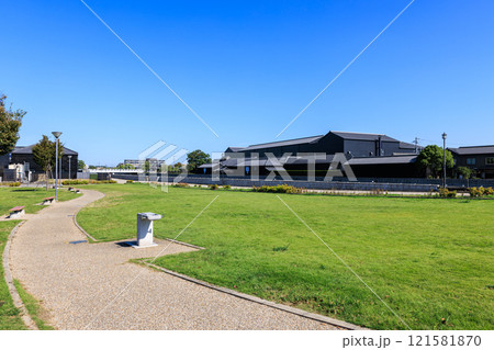 秋の半田運河 蔵のまち公園 愛知県半田市 秋の半田運河 蔵のまち公園 愛知県半田市 121581870