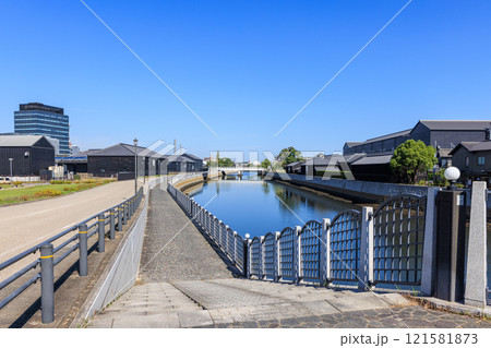 秋の半田運河　蔵のまち　愛知県半田市 121581873
