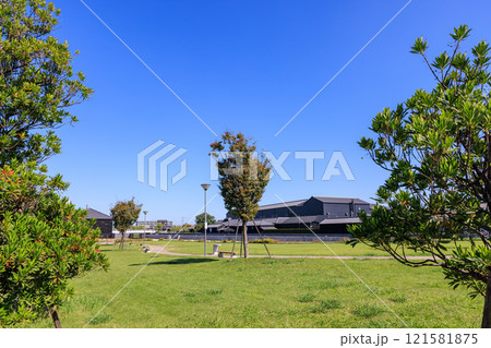 秋の半田運河 蔵のまち公園 愛知県半田市 秋の半田運河 蔵のまち公園 愛知県半田市 121581875