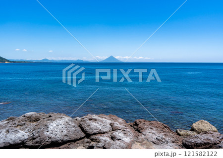 火之神公園から見る開聞岳の風景(枕崎市) 火之神公園から見る開聞岳の風景(枕崎市) 121582122